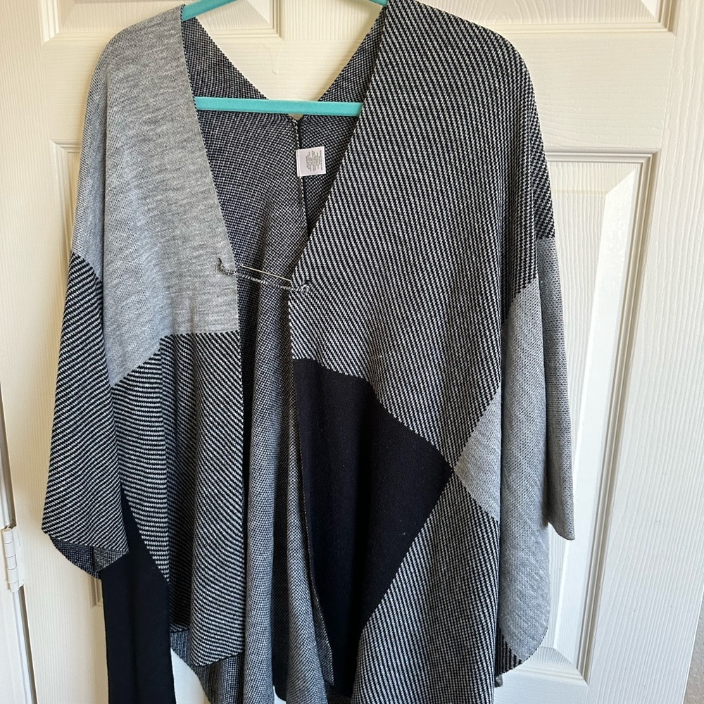 Various cardigans - Picture 7 of 8